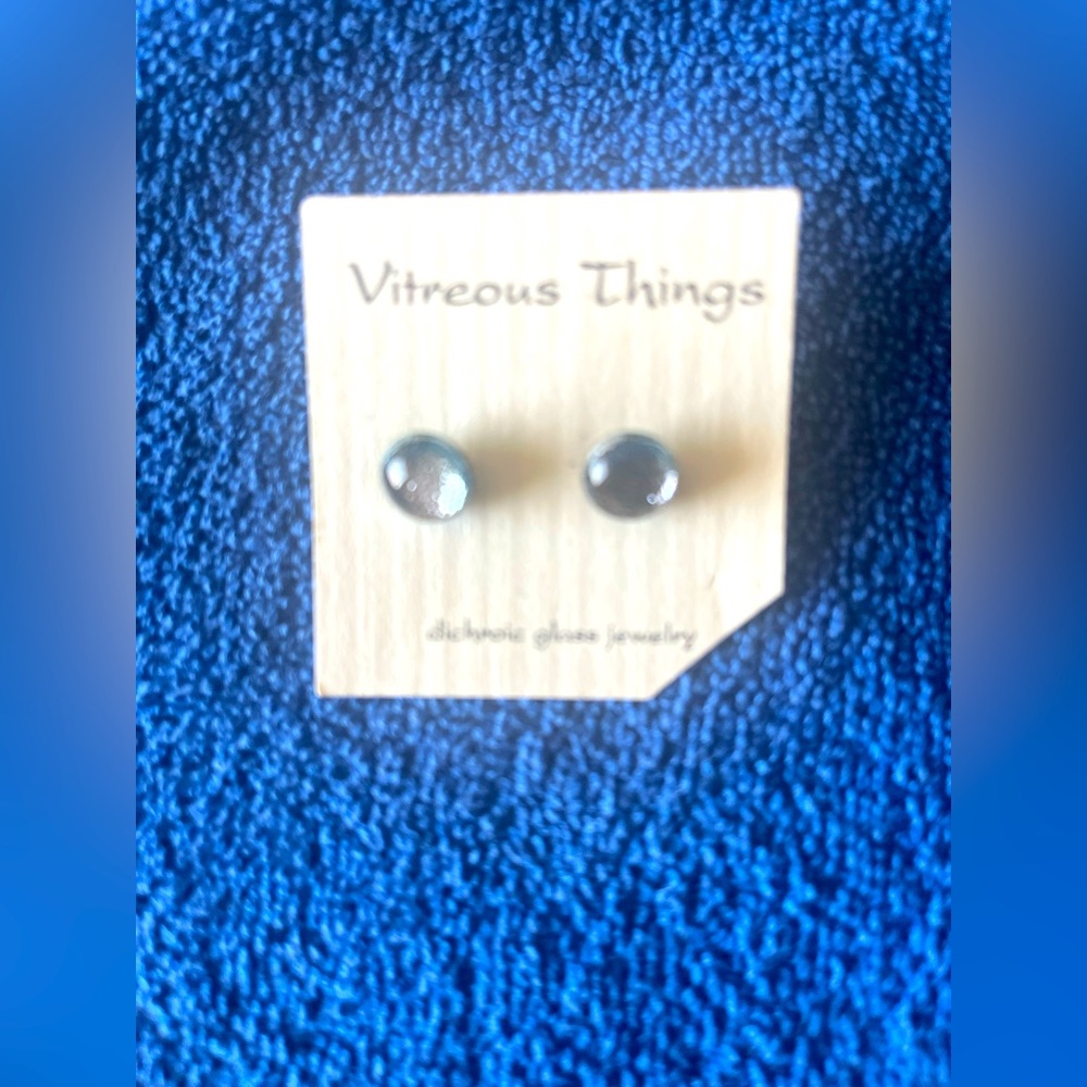 Iridescent earrings